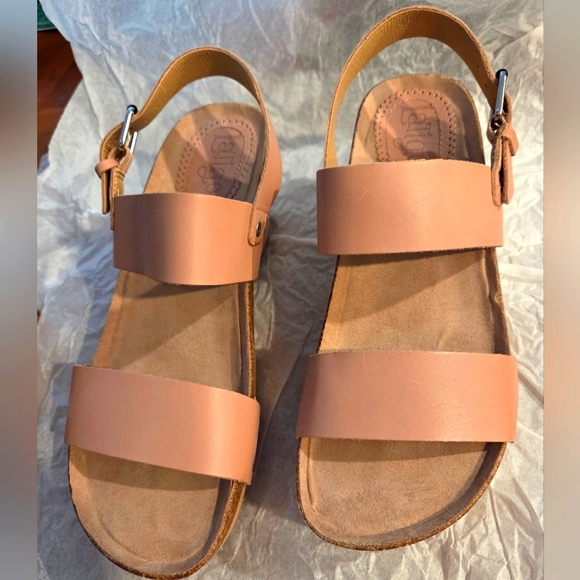 NEW Latigo Platform Sandals - Picture 2 of 6